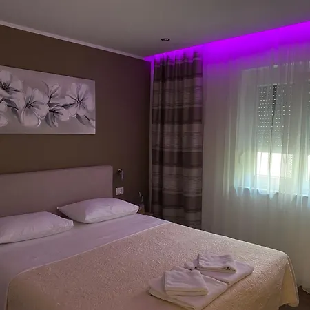 Anna Iii Apartament *
